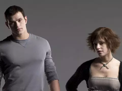 Kellan Lutz e Ashley Greene em imagem promocional de Crepúsculo (Summit Entertainment/Divulgação)