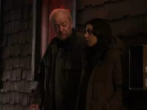 Michael Caine em cena de Best Sellers (Screen Media Films/Divulgação)