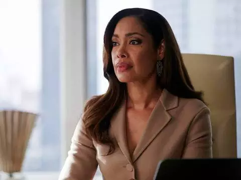 Gina Torres será noiva de Drácula na série do criador de Riverdale