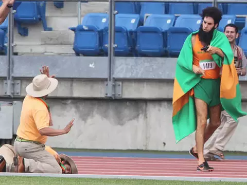 O Ditador | Assista aos comerciais da comédia dos criadores de Brüno e Borat 