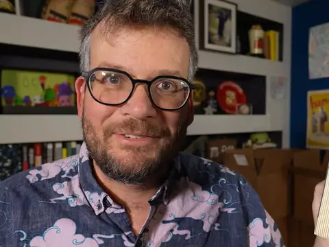 John Green em seu canal do YouTube (Reprodução)