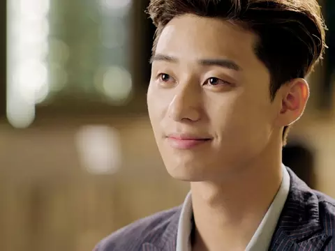 Park Seo-joon em Ela Era Bonita (Reprodução)