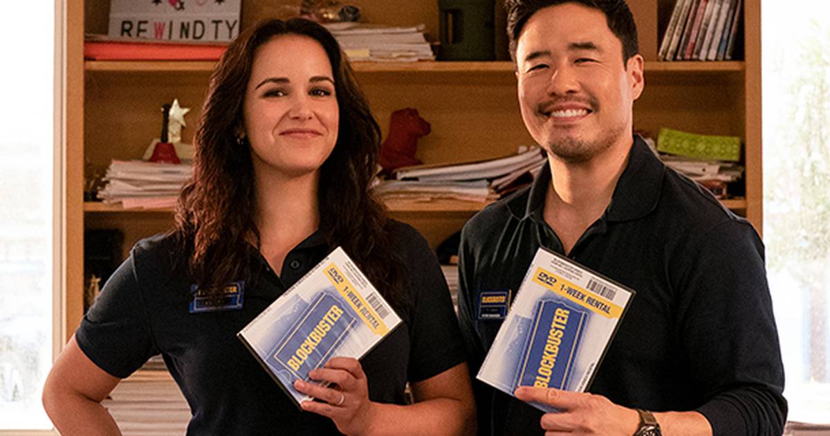 Blockbuster, série de comédia da mesma criadora de Superstore, ganha novas  imagens