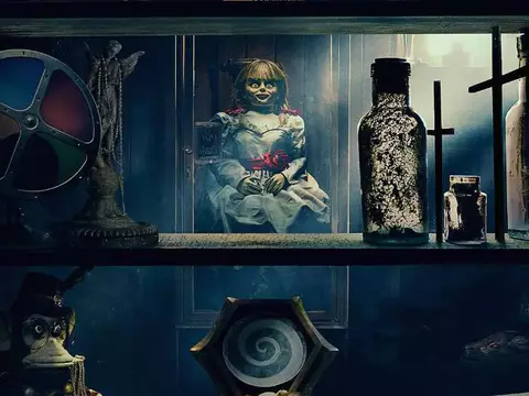 Annabelle 3 | Boneca aparece assustadora em nova foto do longa