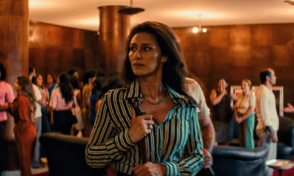 Maria Fernanda Cândido em O Agente Secreto (Reprodução)