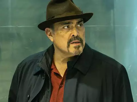 Dexter: Ressurreição | David Zayas retornará como Angel Batista na 2ª temporada