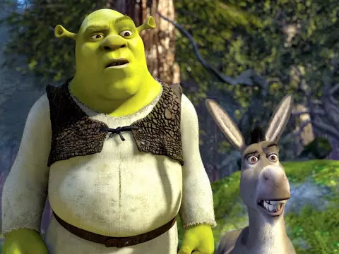 Mike Myers homenageia Eddie Murphy vestido de Shrek em premiação; veja
