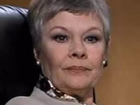 Judi Dench diz que estará em Cassino Royale