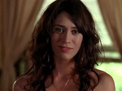 Lizzy Caplan