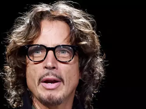 Chris Cornell revela a primeira faixa de seu novo disco solo; ouça "Nearly Forgot My Broken Hear”
