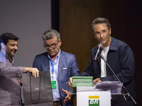 Rodrigo Santoro se emociona em evento de parceria entre Petrobrás e o cinema 