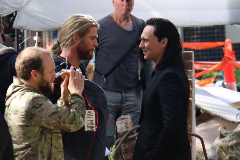 Thor: Ragnarok  Tom Hiddleston e Chris Hemsworth falam sobre o que esperar  do filme