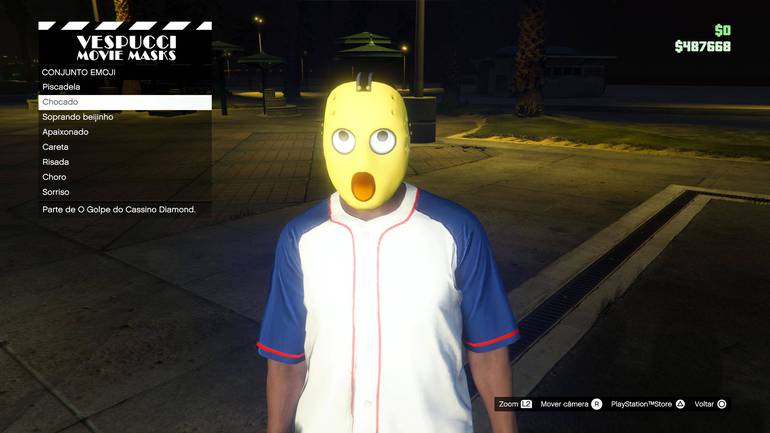 Comprando uma máscara em GTA Online.