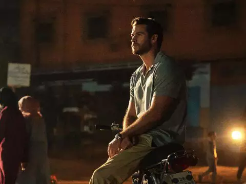 Liam Hemsworth relembra insegurança após sucesso em Jogos Vorazes: “Foi difícil”