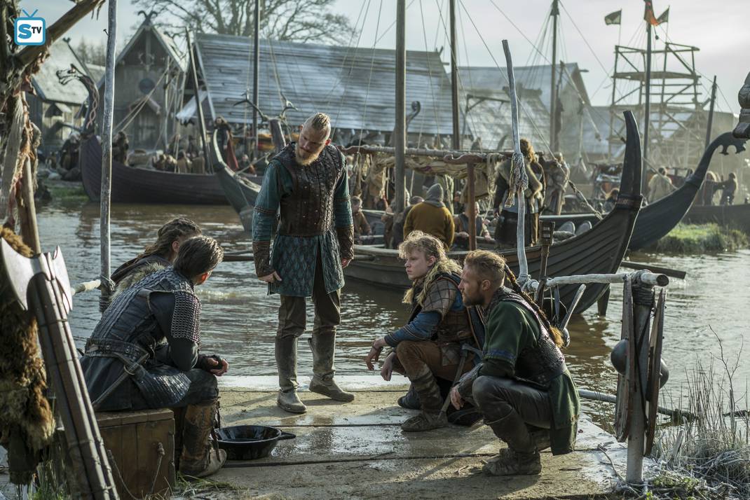 Vikings  Primeiras fotos da 5ª temporada mostram Ivar ensanguentado e Bjorn  no deserto