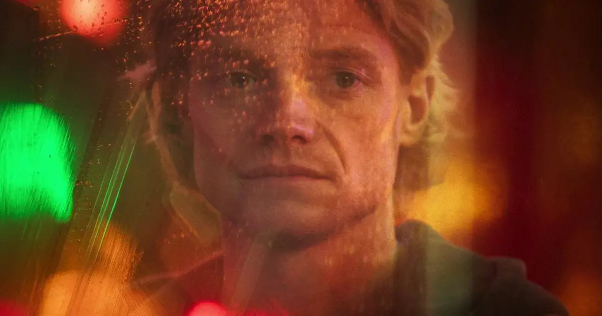 Cara-de-Barro | Filme da DC faz body horror eficiente, mas deixa algo faltando
