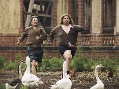 Men and Chicken | Crítica