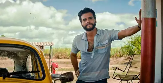 Cineasta Wagner Moura e 'O Agente Secreto' Conquistam Reconhecimento no Spirit Awards 2026