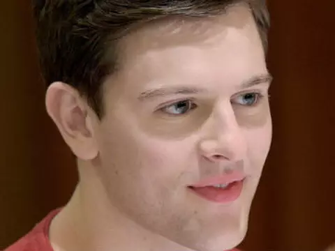 Independence Day 2 | Travis Tope, de Boardwalk Empire, se junta a Liam Hemsworth no elenco