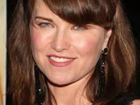 Salem | Lucy Lawless e Stuart Townsend vão participar da segunda temporada