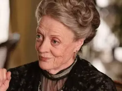 Dame Maggie Smith em Downton Abbey (Reprodução)
