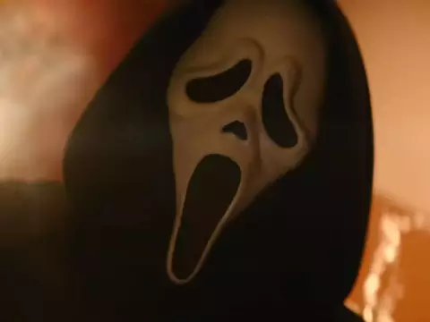 Aunque creativa, Scream 7 muestra claramente signos del declive de la franquicia