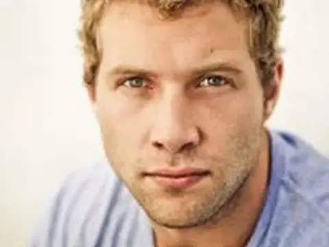Terminator: Genisys não é uma sequência ou um reboot, diz Jai Courtney