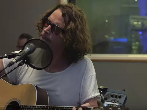 Chris Cornell grava versão de "Nothing Compares 2 U", do Prince; ouça
