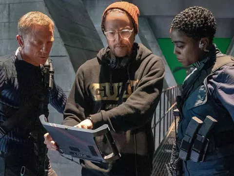 Cary Joji Fukunaga nos bastidores de 007 - Sem Tempo Para Morrer (MGM/Divulgação)