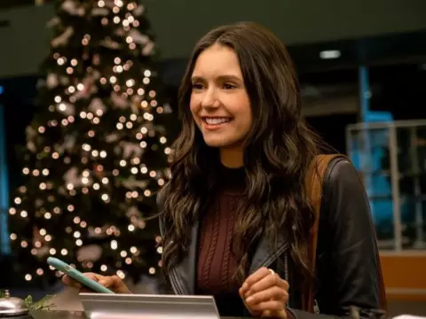 Nina Dobrev em Um Match Surpresa
