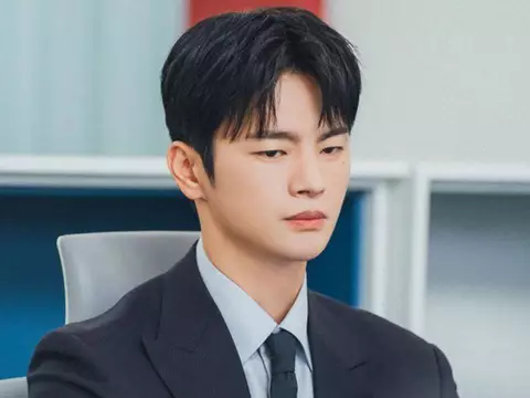 Seo In-guk em See You At Work Tomorrow! (Reprodução)