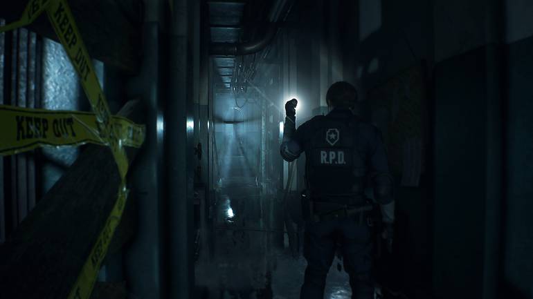The Enemy - 10 dicas para sobreviver ao apocalipse zumbi em Resident Evil 2