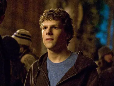 Jesse Eisenberg critica Mark Zuckerberg e diz: "Não quero ser associado a ele"