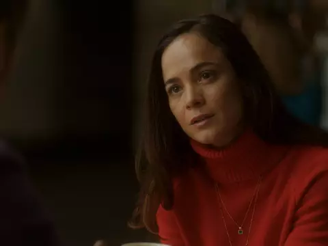 Alice Braga quer Caixa no Rio ou Salvador em possível 3ª temporada de Matéria Escura; leia