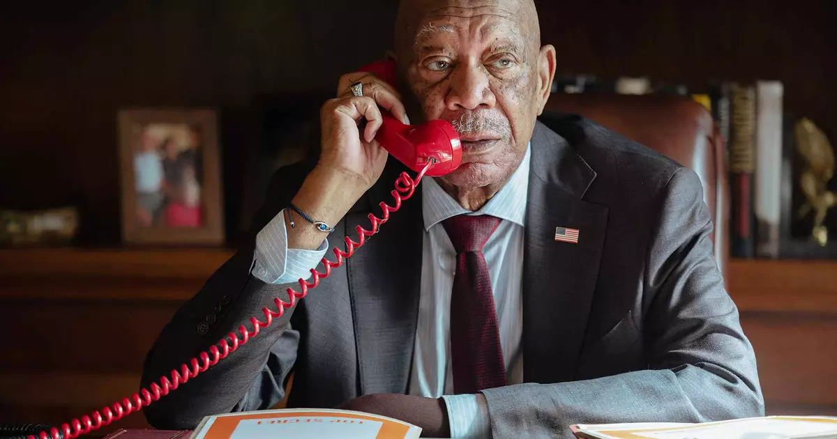 Lioness | Morgan Freeman elogia escrita de Taylor Sheridan: "Ele tem coragem"