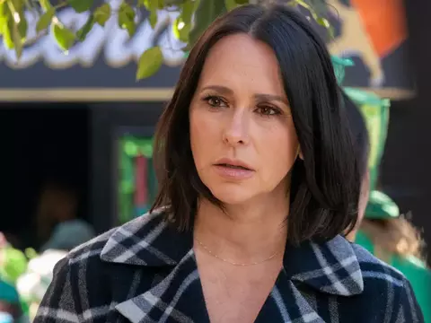 Jennifer Love Hewitt Reveals Maddie’s Look in '9-1-1' Season 10