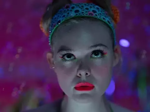 Margo tiene problemas de dinero | ¿Usa prótesis Elle Fanning? La actriz habla