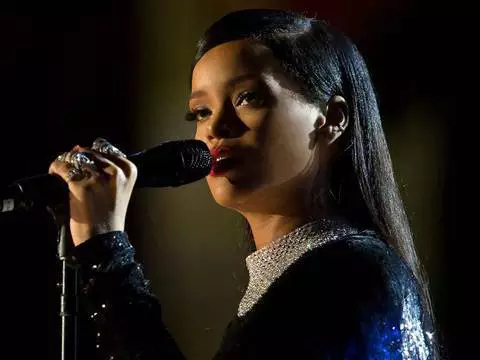 Rihanna doa US$ 5 milhões para ajudar combate ao coronavírus