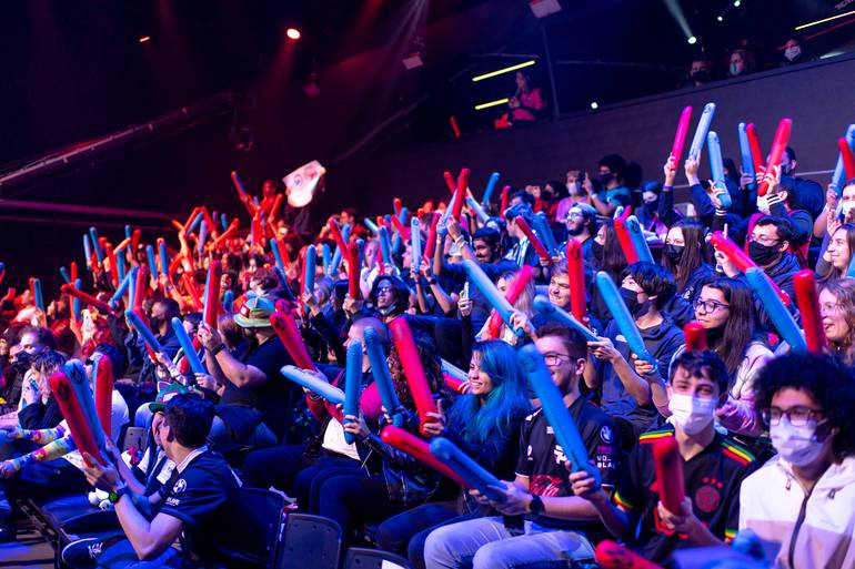 Final do CBLOL 2022: torcedores fazem festa na chegada da paiN; vídeo, lol