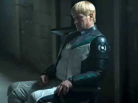 Linternas | Las diferencias entre Guy Gardner y John Stewart en la serie