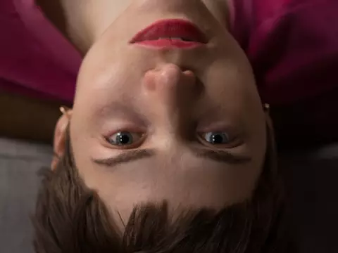 Letícia Colin como Manu em Sessão de Terapia (por Helena Barreto)