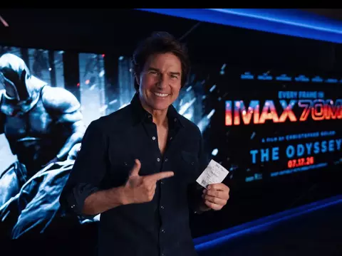 A Odisseia | Tom Cruise leva funcionários do cinema para ver o filme com ele