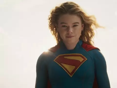 Supergirl ganha clipe inédito com a heroína em ação; assista