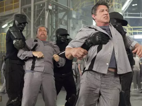 Rota de Fuga | Filme com Arnold Schwarzenegger e Sylvester Stallone tem clipe e 29 novas imagens