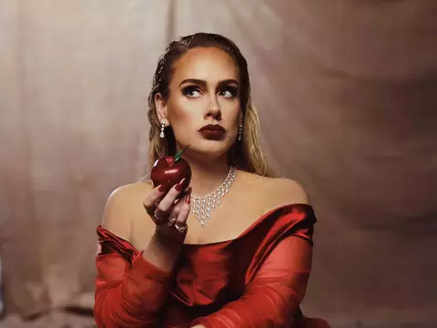 Adele no clipe de "Oh My God" (Twitter/Reprodução)