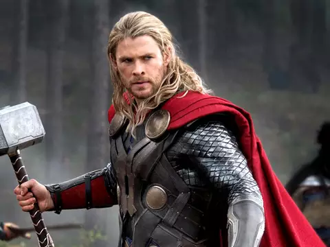 Vingadores: Era de Ultron | Cena deletada mostra Thor possuído dentro de caverna