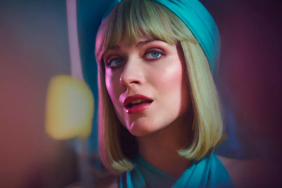 Estilhacos Evan Rachel Wood Papel Serie Entrevista
