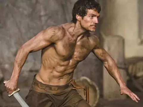 Imortais | Henry Cavill em duas novas imagens como Teseu