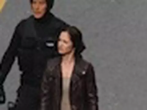 Human | Veja Karl Urban e Minka Kelly nas primeiras fotos dos bastidores da série de J.J. Abrams