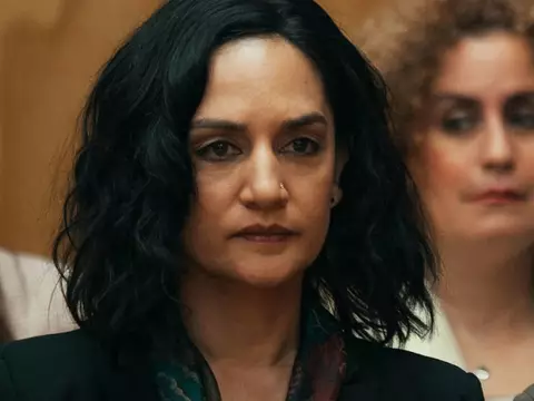 Archie Panjabi, em cena de Under the Bridge